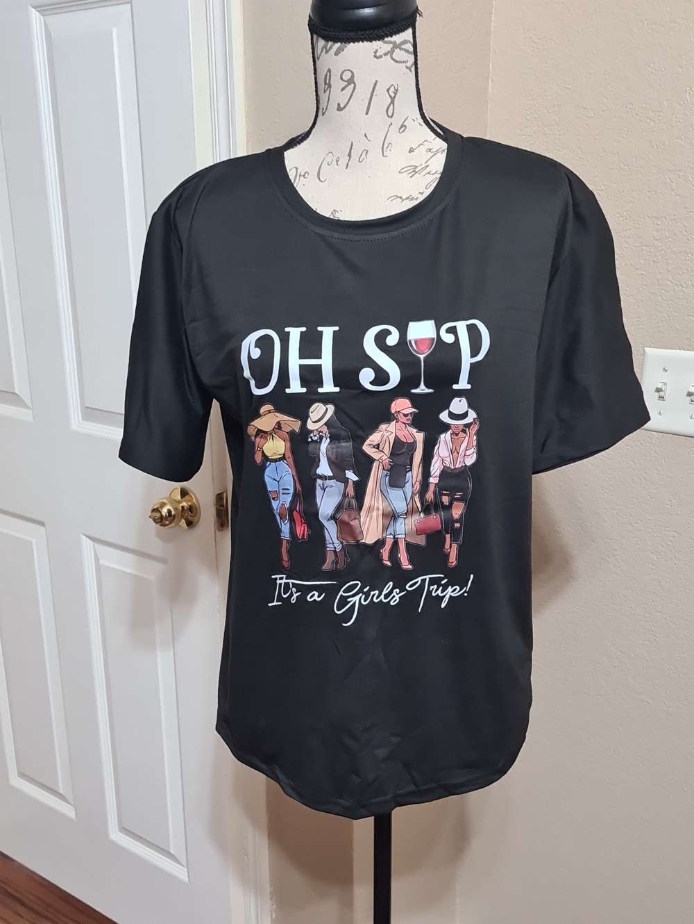 NWOT | OH SIP It's a Girls' Trip! Graphic Tee - Black.